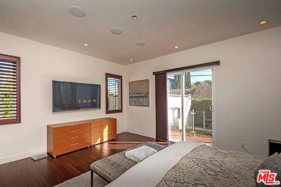 4540 Franklin Ave, Los Angeles, CA 90027 -  $1,100,000 home for sale, house images, photos and pics gallery