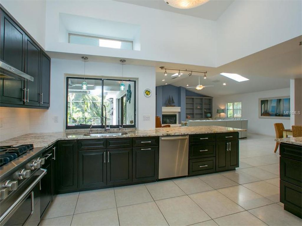 5165 Kestral Park Ln, Sarasota, FL 34231 -  $1,049,000 home for sale, house images, photos and pics gallery