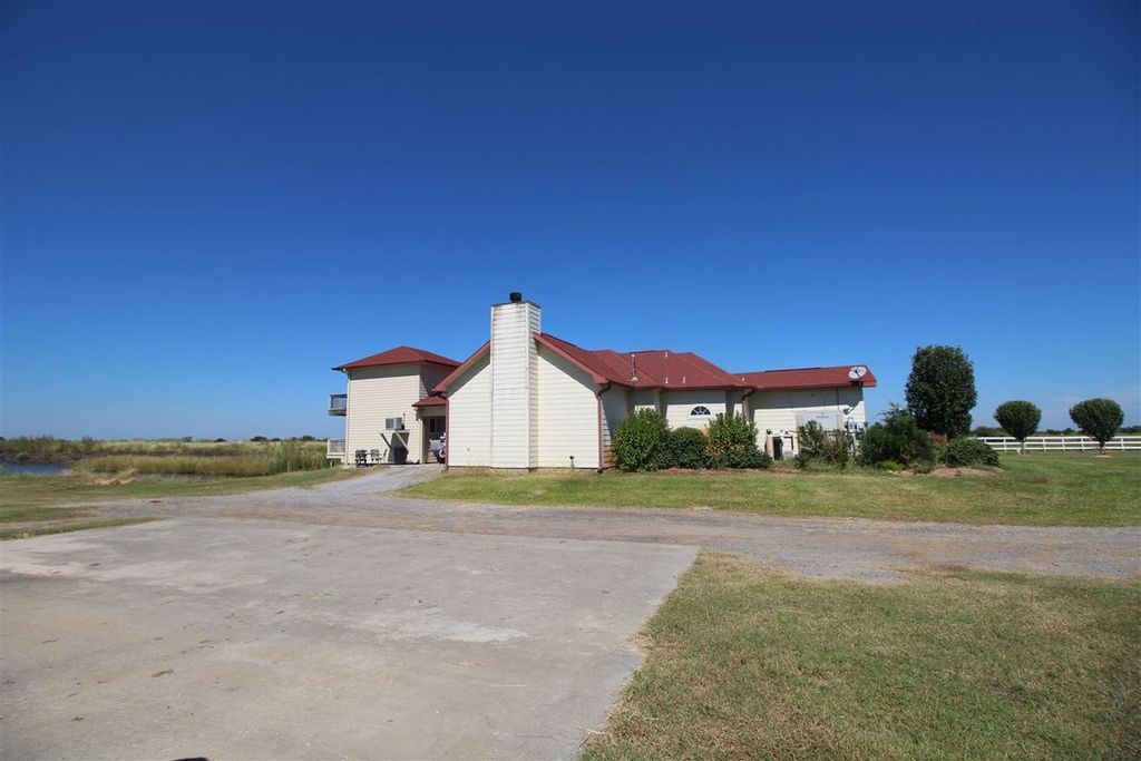 7706 Highway 87 N, Orange, TX 77632 -  $1,100,000 home for sale, house images, photos and pics gallery
