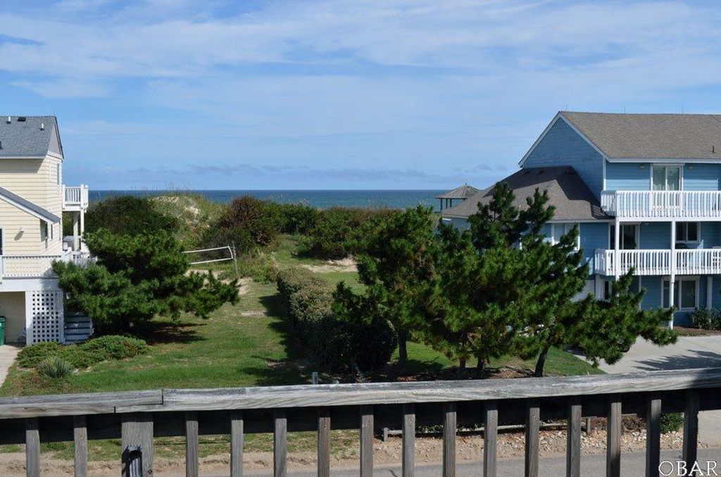 902 Lighthouse Dr, Corolla, NC 27927 -  $995,000 home for sale, house images, photos and pics gallery