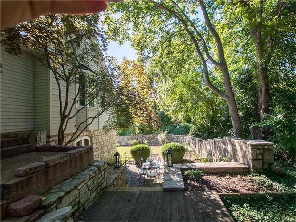 9761 Old Warson Rd, Saint Louis, MO 63124 -  $900,000 home for sale, house images, photos and pics gallery