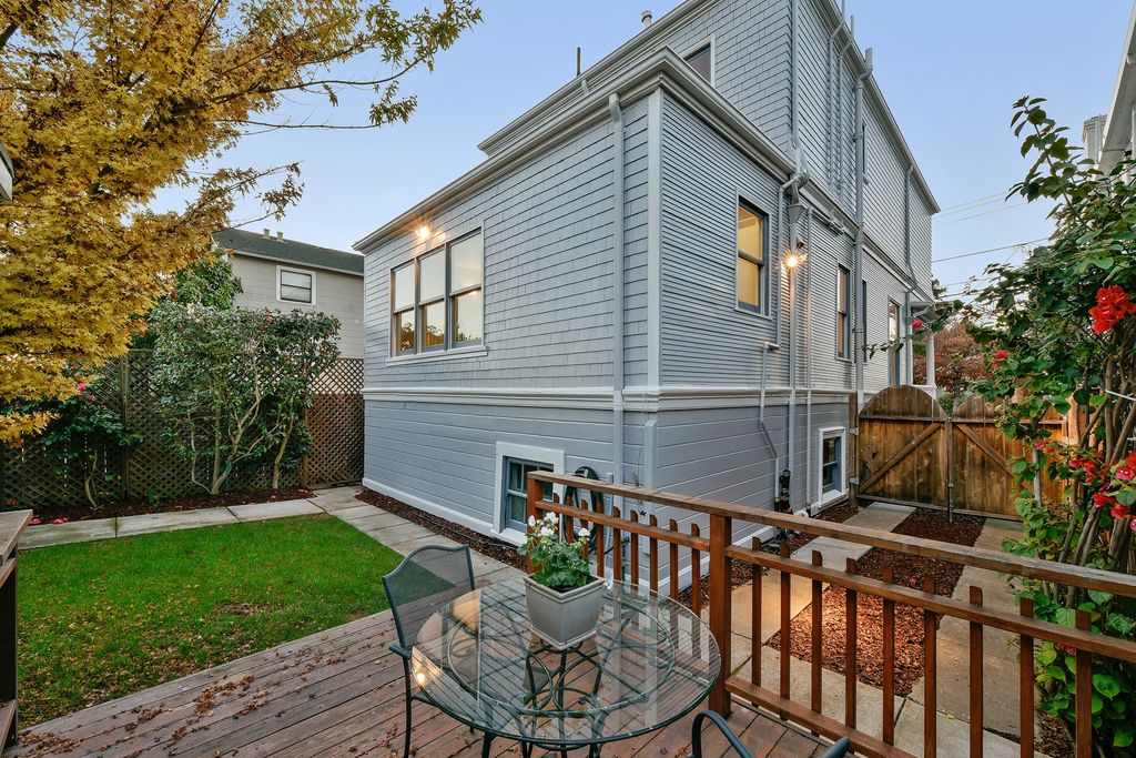 1218 Chestnut St, Alameda, CA 94501 -  $1,099,000 home for sale, house images, photos and pics gallery