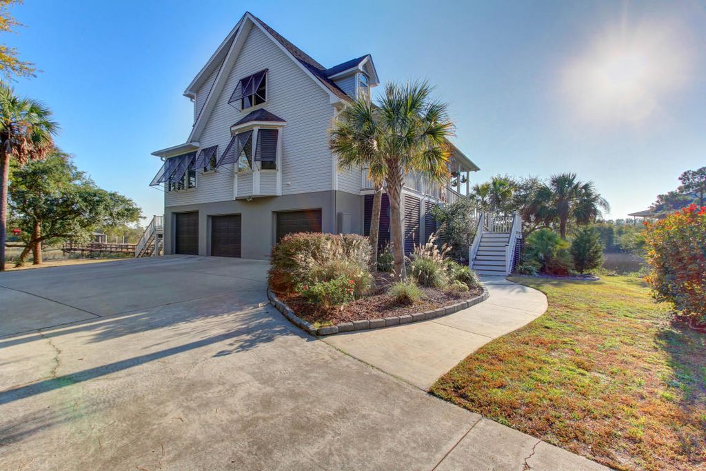 1330 Newport Ct, Charleston, SC 29492 -  $1,125,000 home for sale, house images, photos and pics gallery