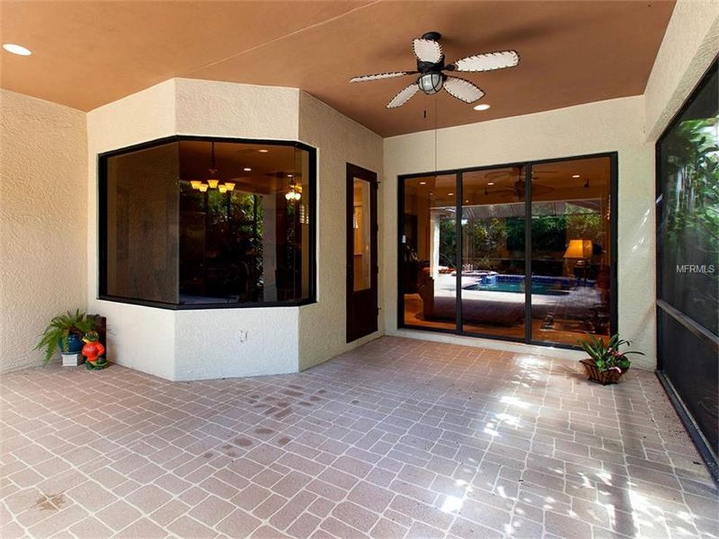 1804 Morris St, Sarasota, FL 34239 -  $1,095,000 home for sale, house images, photos and pics gallery
