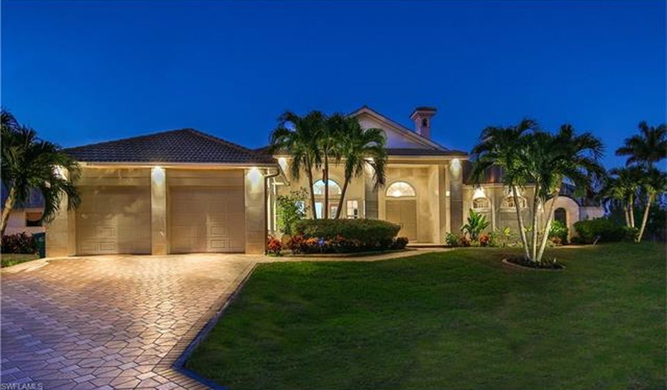 2803 SW 36th Ter, Cape Coral, FL 33914 -  $1,199,000 home for sale, house images, photos and pics gallery