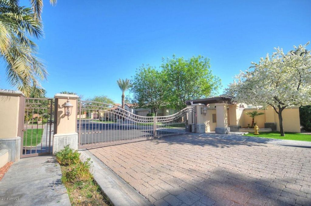 307 E Wexford Cv, Phoenix, AZ 85020 -  $1,055,000 home for sale, house images, photos and pics gallery