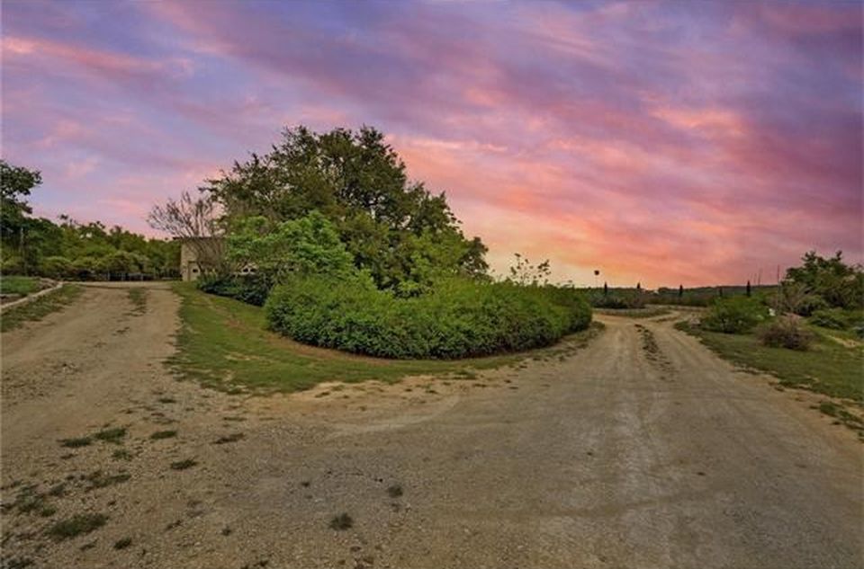 401 Thomassen Ranch Rd, Dripping Springs, TX 78620 -  $1,024,000 home for sale, house images, photos and pics gallery