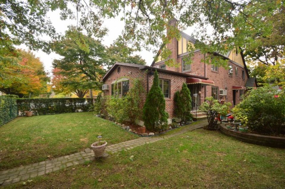4219 219th St, Flushing, NY 11361 -  $1,088,888 home for sale, house images, photos and pics gallery