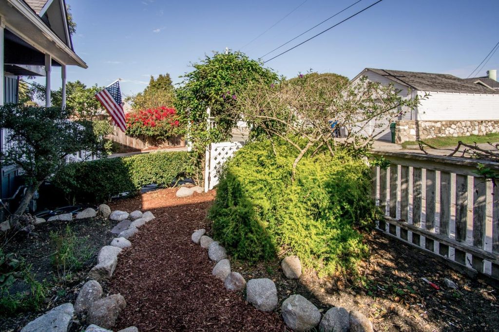 512 6th St, Pacific Grove, CA 93950 -  $1,095,000 home for sale, house images, photos and pics gallery