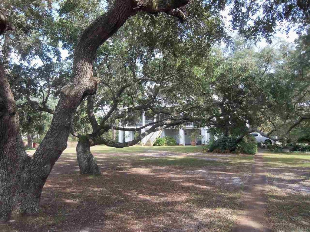 5533 Bay Meadows Dr, Milton, FL 32583 -  $1,095,000 home for sale, house images, photos and pics gallery