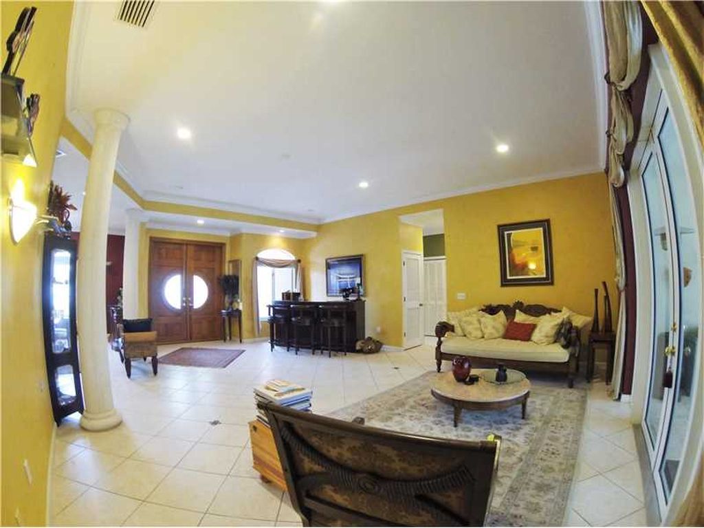 6410 Dolphin Dr, Coral Gables, FL 33158 -  $1,095,000 home for sale, house images, photos and pics gallery