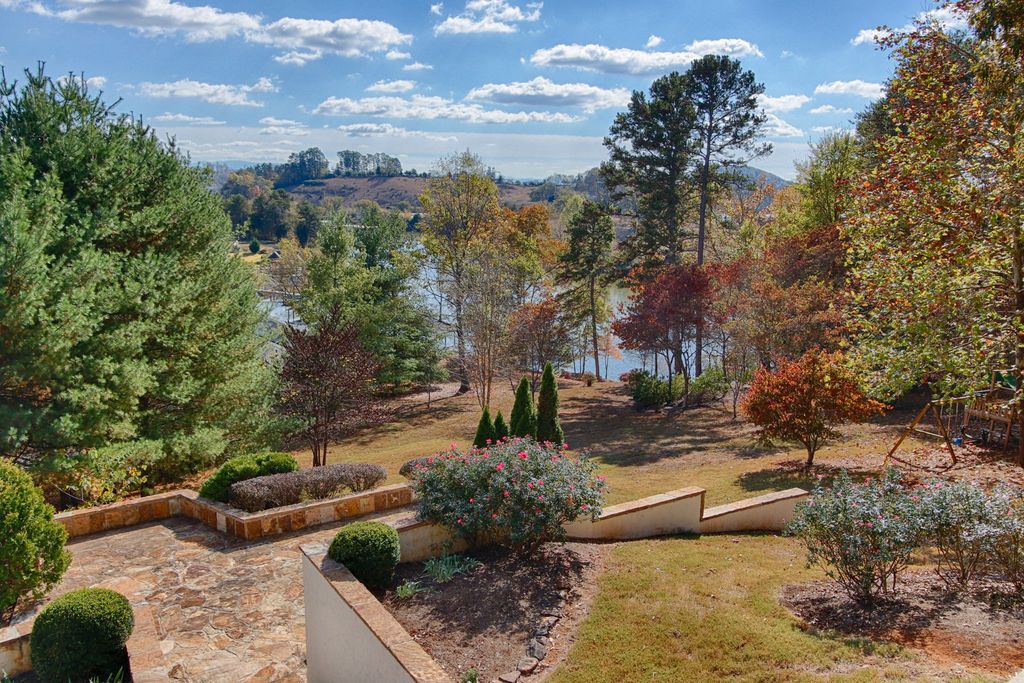 7044 Lake Bluff Ct, Knoxville, TN 37920 -  $1,175,000 home for sale, house images, photos and pics gallery