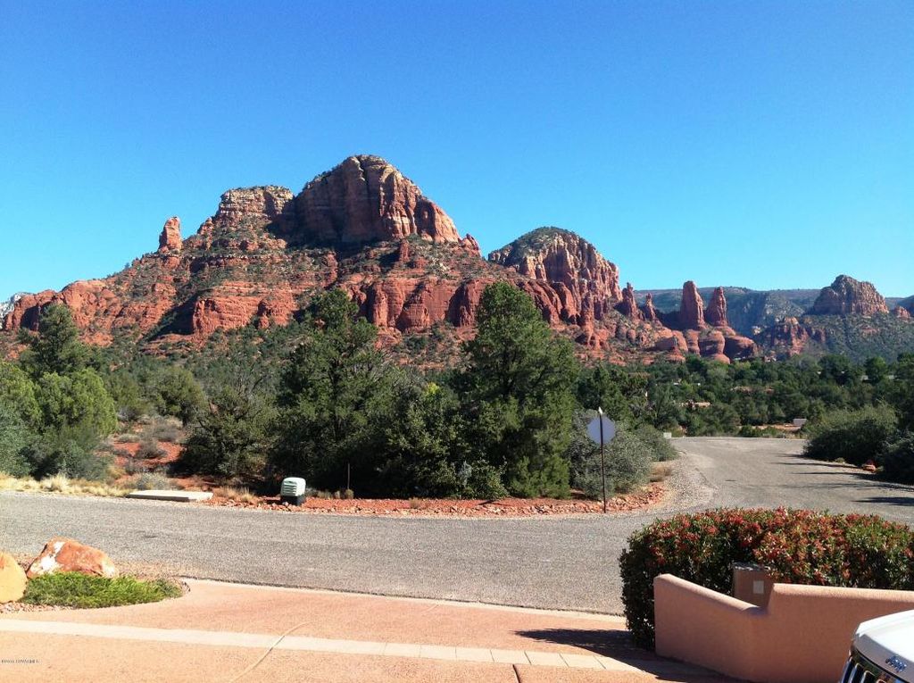 811 W Chapel Rd, Sedona, AZ 86336 -  $1,088,888 home for sale, house images, photos and pics gallery