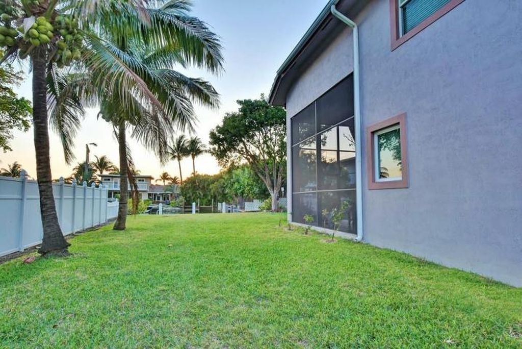 1530 SE 3rd St, Pompano Beach, FL 33060 -  $1,100,000 home for sale, house images, photos and pics gallery