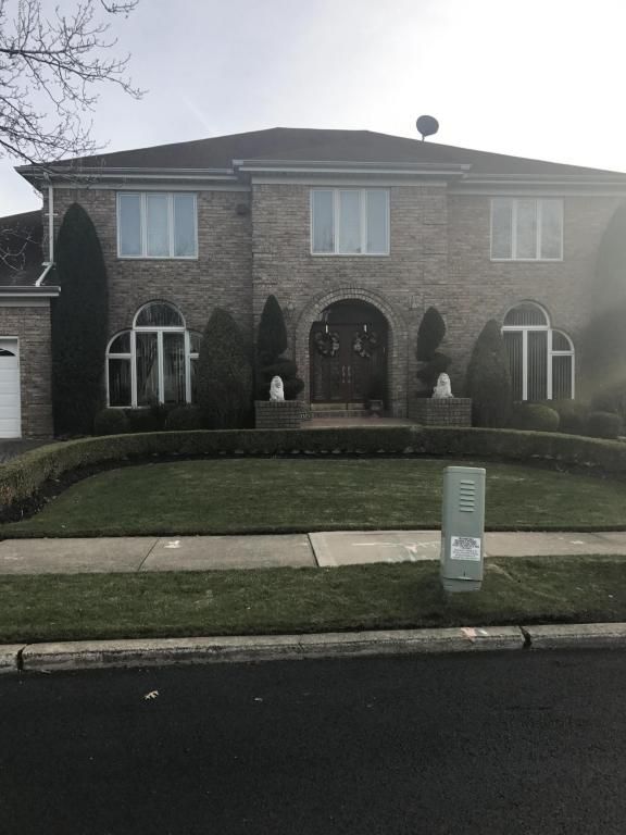 414 Vineland Ave, Staten Island, NY 10312 -  $1,299,000 home for sale, house images, photos and pics gallery