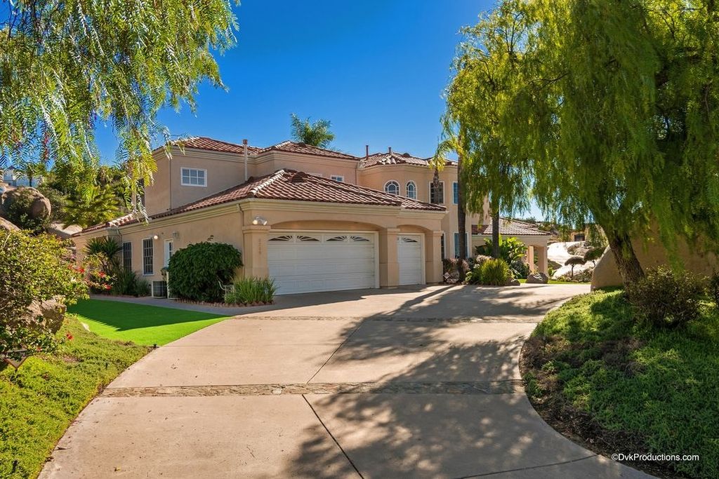 9769 Little Canyon Ln, Escondido, CA 92026 -  $999,900 home for sale, house images, photos and pics gallery