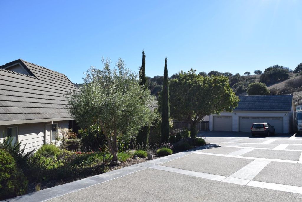 12326 Maravilla Dr, Salinas, CA 93908 -  $1,075,000 home for sale, house images, photos and pics gallery