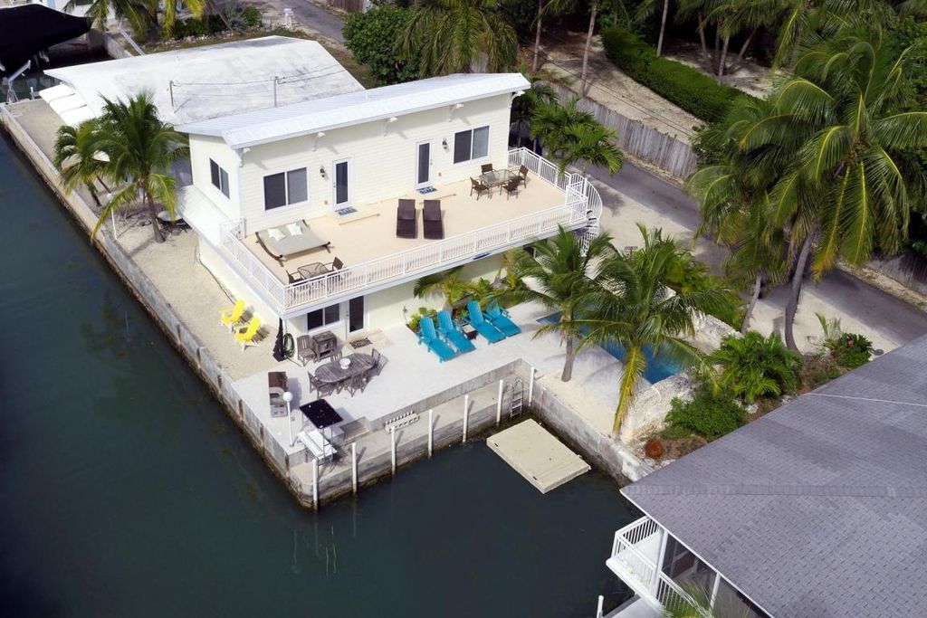 124 Atlantic Ln, Islamorada, FL 33036 -  $1,099,000 home for sale, house images, photos and pics gallery