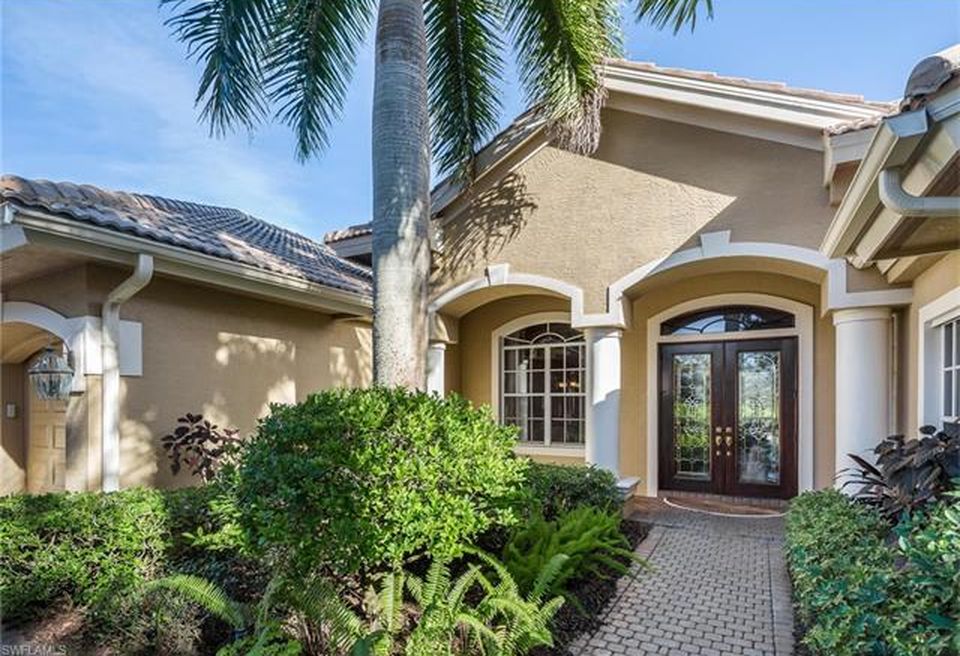 22989 Shady Knoll Dr, Estero, FL 34135 -  $1,100,000 home for sale, house images, photos and pics gallery