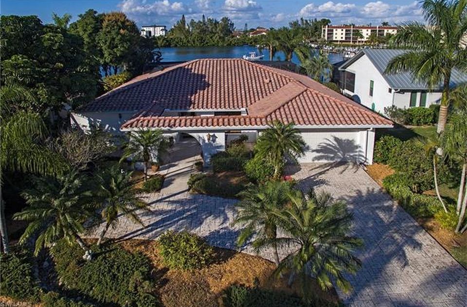 243 6th St, Bonita Springs, FL 34134 -  $1,100,000 home for sale, house images, photos and pics gallery
