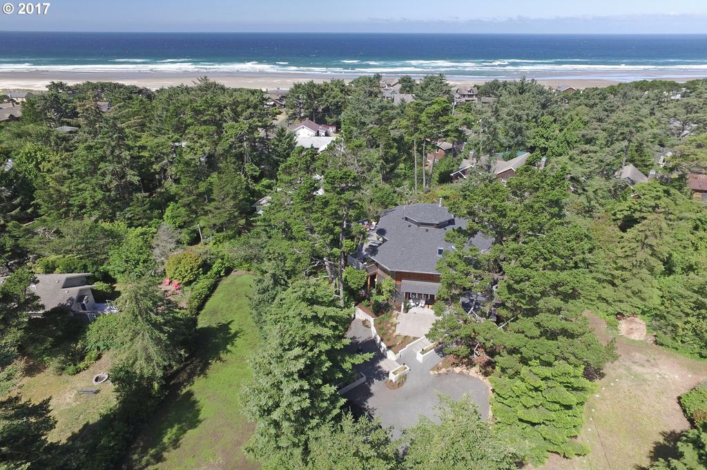 327 2nd St N, Manzanita, OR 97130 -  $1,180,000 home for sale, house images, photos and pics gallery