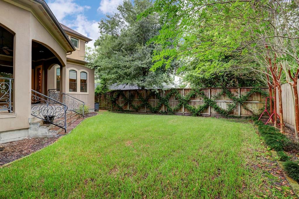 4621 Valerie St, Bellaire, TX 77401 -  $1,149,000 home for sale, house images, photos and pics gallery