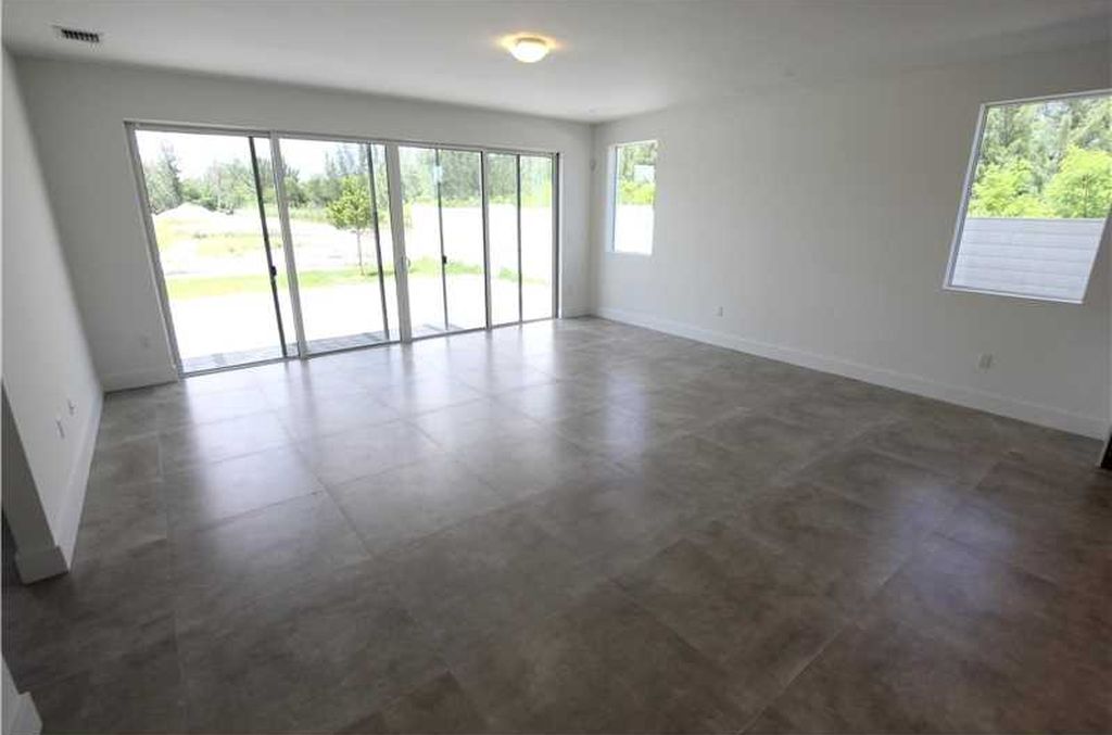 7551 NW 97th Ct, Doral, FL 33178 -  $1,180,000 home for sale, house images, photos and pics gallery