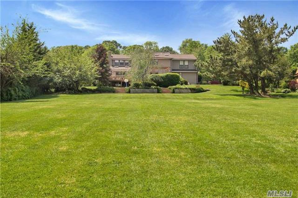 9 Hill And Tree Ct, Melville, NY 11747 -  $1,140,000 home for sale, house images, photos and pics gallery