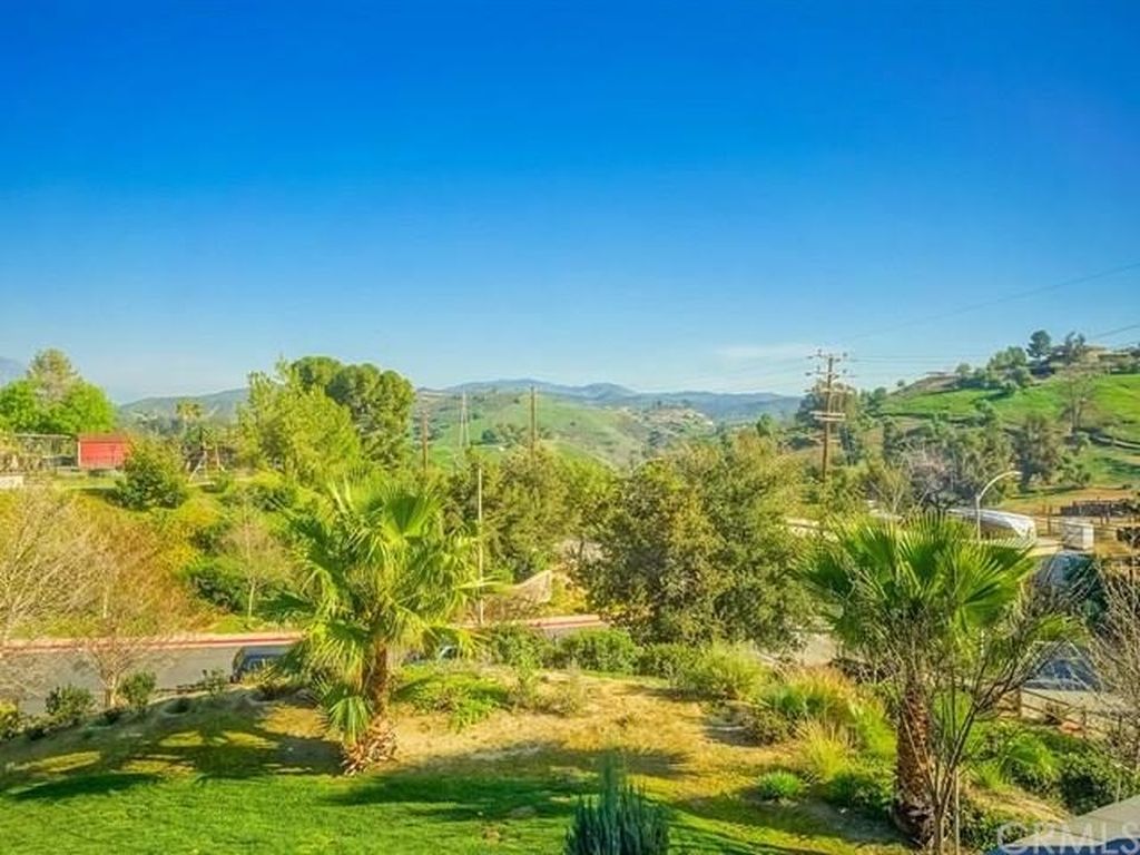 10561 Horse Creek Ave, Shadow Hills, CA 91040 -  $1,075,000 home for sale, house images, photos and pics gallery