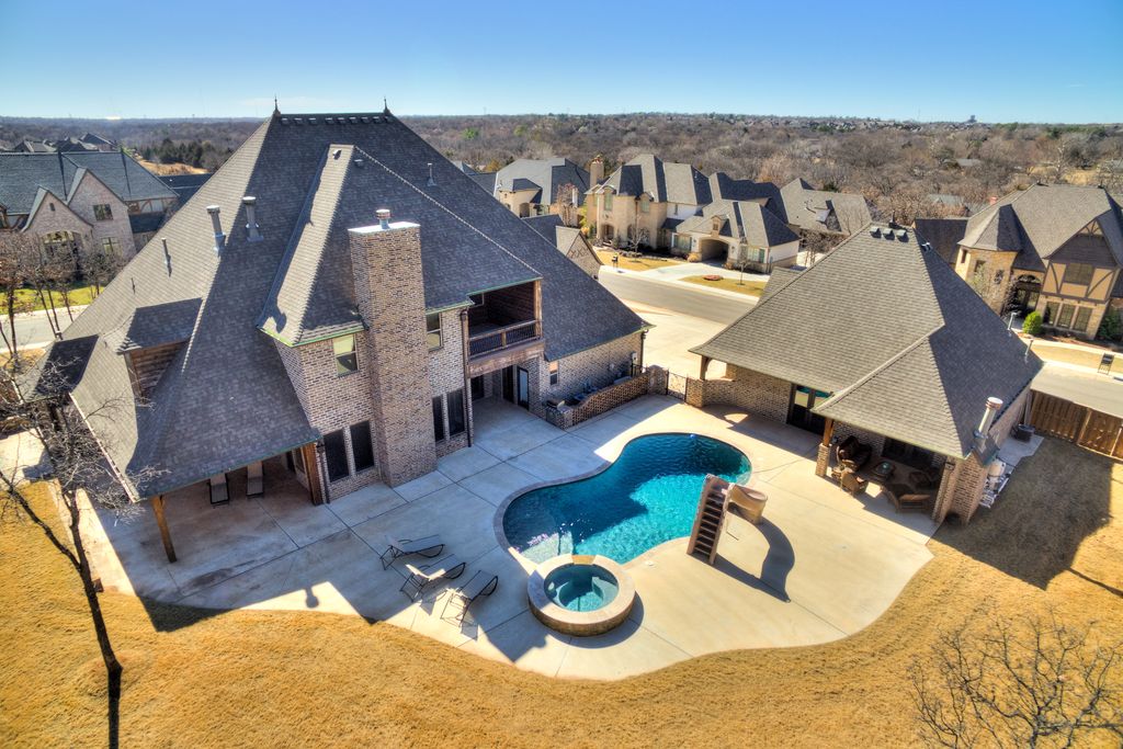 2209 Lone Oak Way, Edmond, OK 73034 -  $1,200,000 home for sale, house images, photos and pics gallery