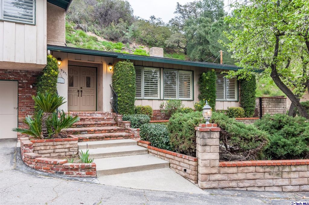 5271 Gould Ave, La Canada Flintridge, CA 91011 -  $1,185,000 home for sale, house images, photos and pics gallery