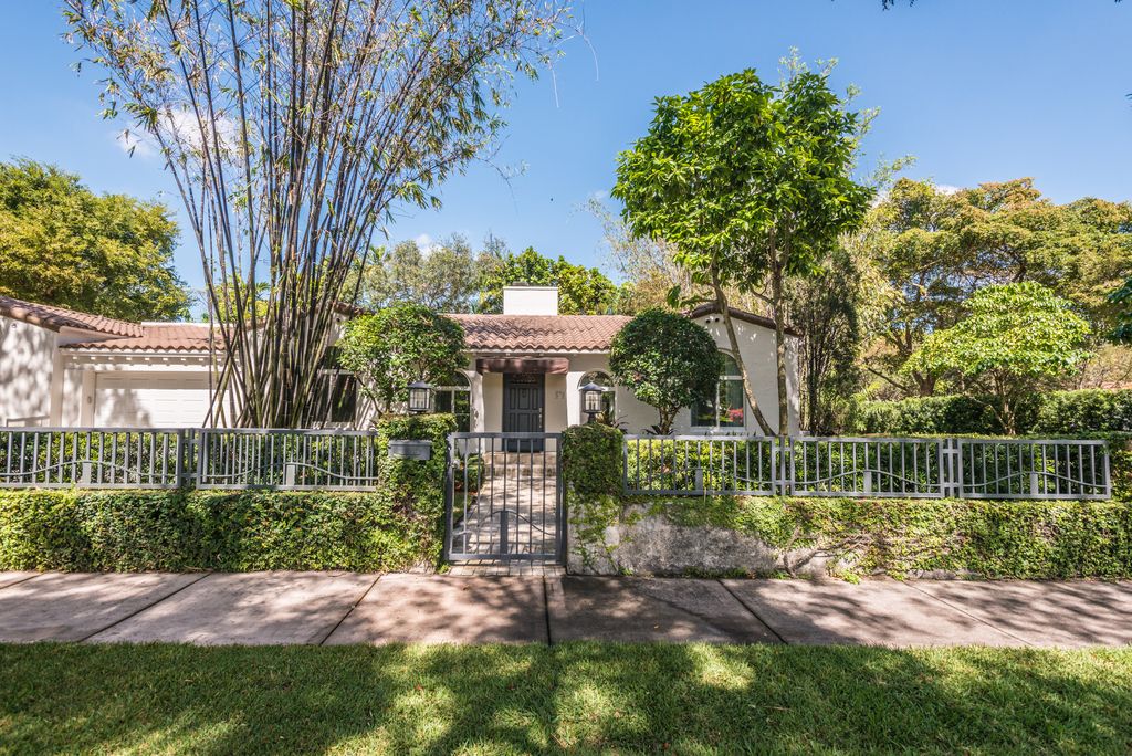 809 Mariana Ave, Coral Gables, FL 33134 -  $1,100,000 home for sale, house images, photos and pics gallery