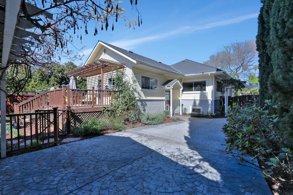 255 S 15th St, San Jose, CA 95112 -  $1,049,000 home for sale, house images, photos and pics gallery