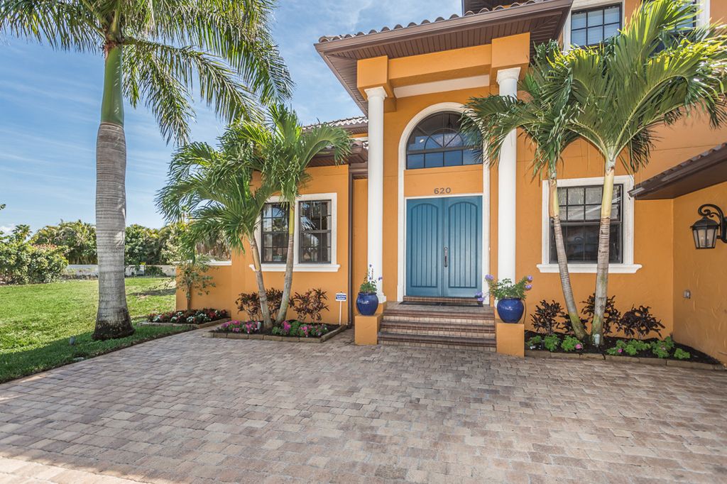 620 Ponce De Leon Dr, Tierra Verde, FL 33715 -  $1,075,000 home for sale, house images, photos and pics gallery