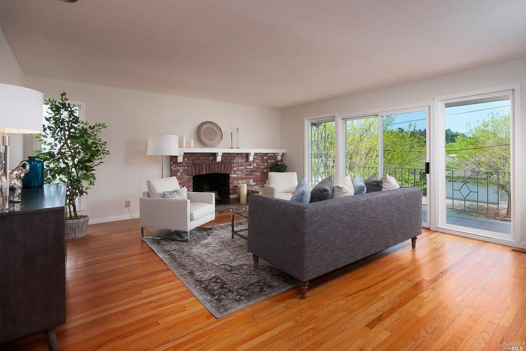 212 Devon Dr, San Rafael, CA 94903 -  $1,075,000 home for sale, house images, photos and pics gallery