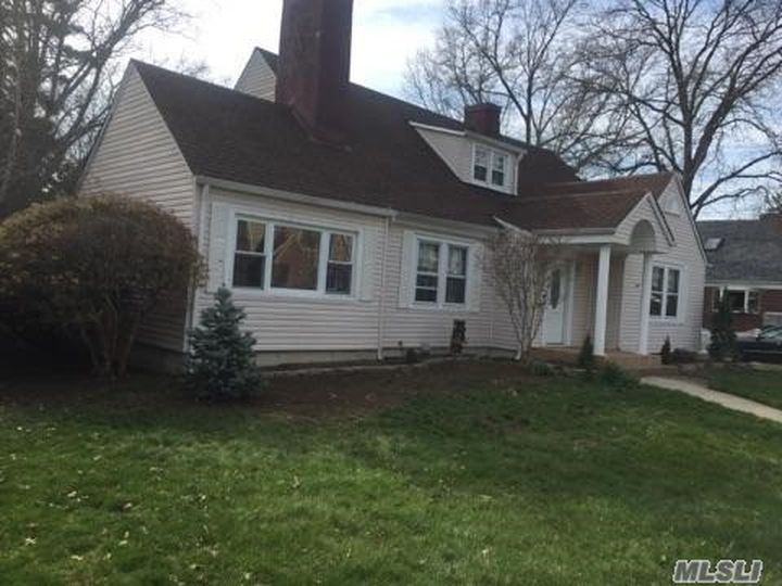 48 Willis Ave, Floral Park, NY 11001 -  $1,075,000 home for sale, house images, photos and pics gallery