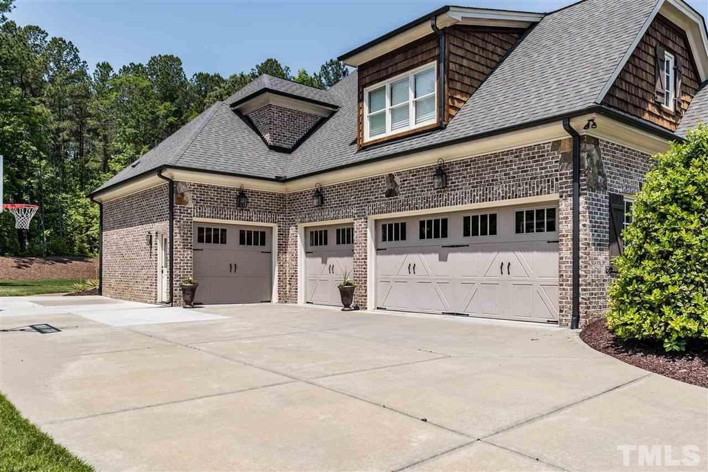 6840 Piershill Ln, Cary, NC 27519 -  $1,050,000 home for sale, house images, photos and pics gallery