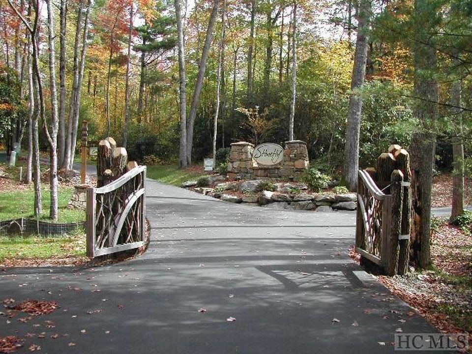 Streamside Dr LOT 110, Cashiers, NC 28717 -  $1,100,000 home for sale, house images, photos and pics gallery