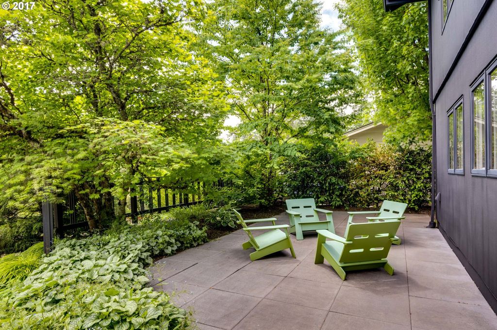 5027 SW Downs View Ct, Portland, OR 97221 -  $1,015,000 home for sale, house images, photos and pics gallery