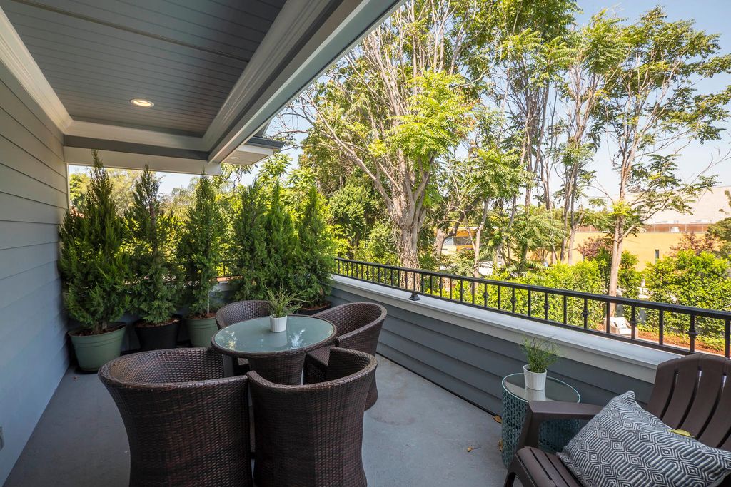 15515 Morrison St, Sherman Oaks, CA 91403 home for sale, house images, photos and pics gallery