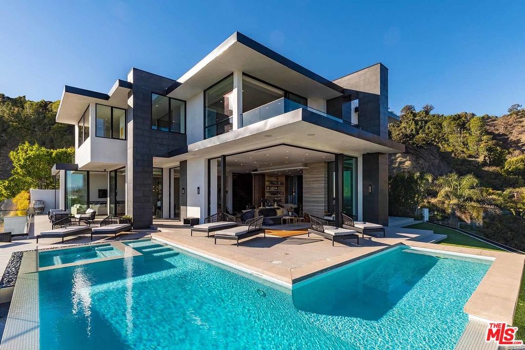 8366 Sunset View Dr Los Angeles, CA 90069 - $16,800,000 home for sale, house images, photos and pics gallery