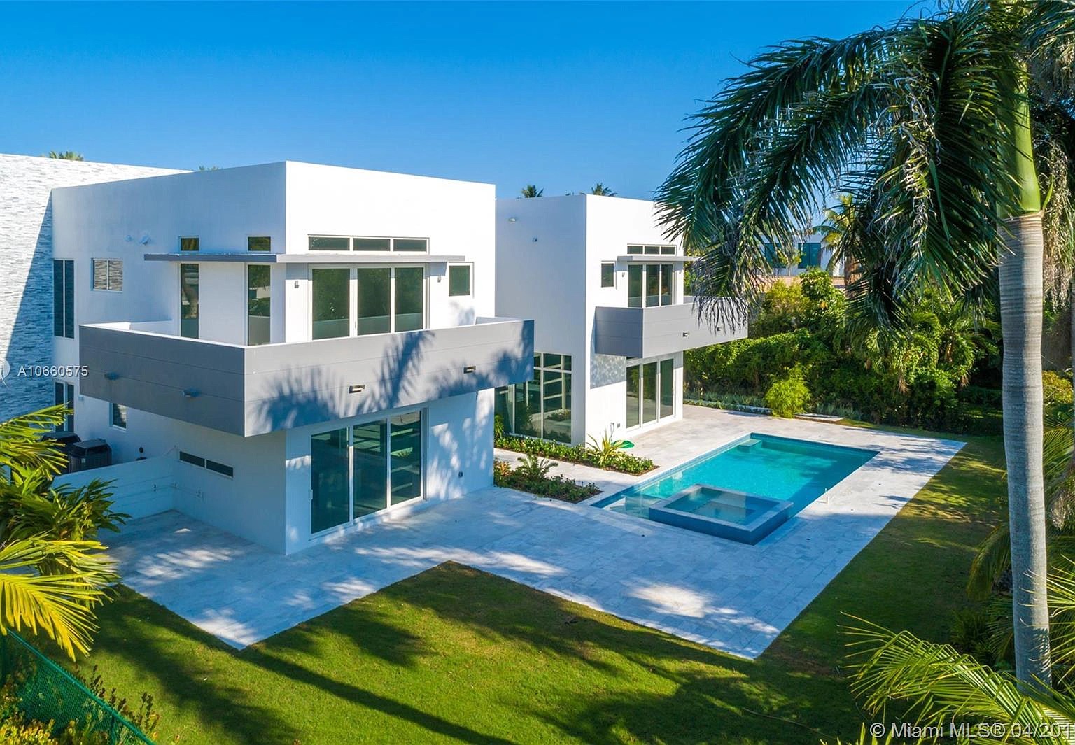 266 Ocean Blvd, Golden Beach, FL 33160 - $5,500,000 home for sale, house images, photos and pics gallery