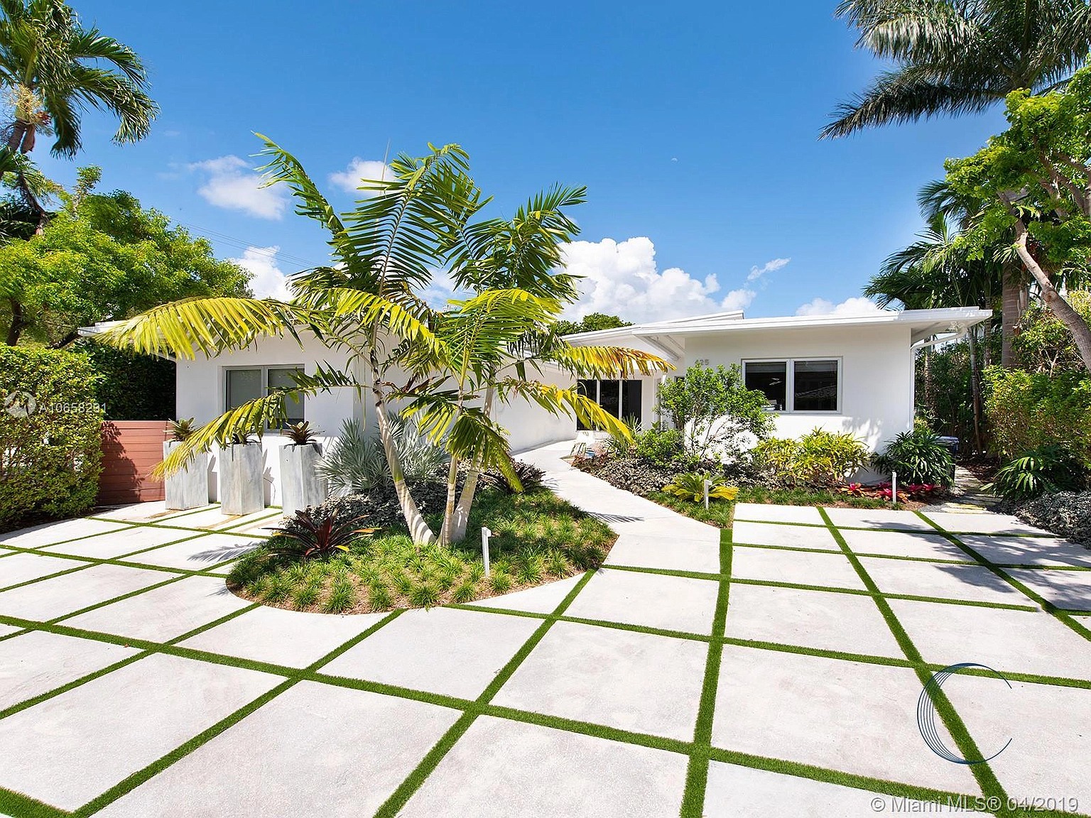 425 E Dilido Dr, Miami Beach, FL 33139 - $6,390,000 home for sale, house images, photos and pics gallery
