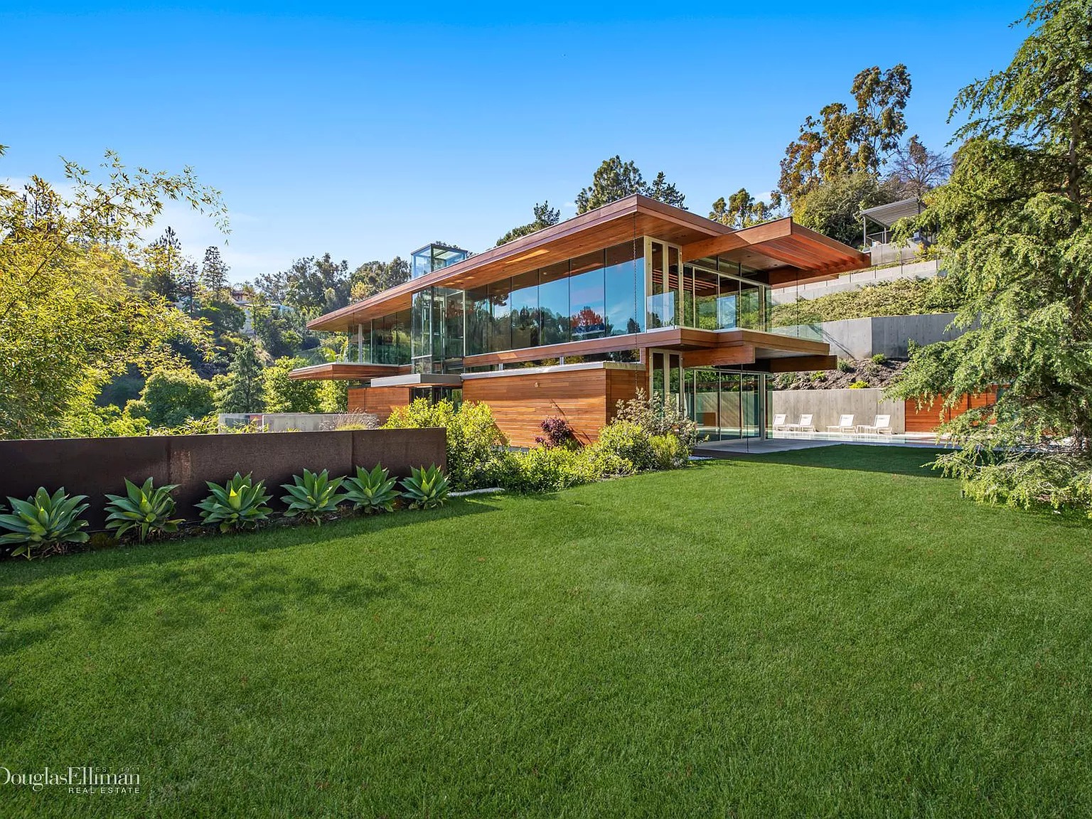 1160 San Ysidro Dr, Beverly Hills, CA 90210 - $19,950,000 home for sale, house images, photos and pics gallery