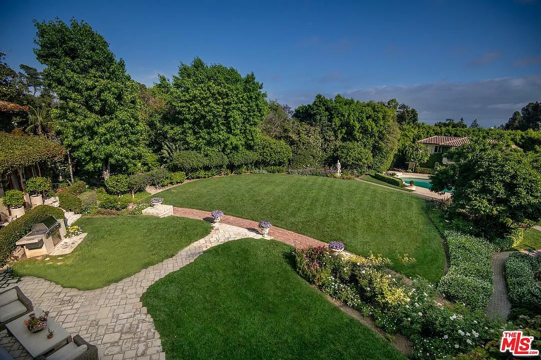 1550 Amalfi Dr, Pacific Palisades, CA 90272 - $51,995,000 home for sale, house images, photos and pics gallery