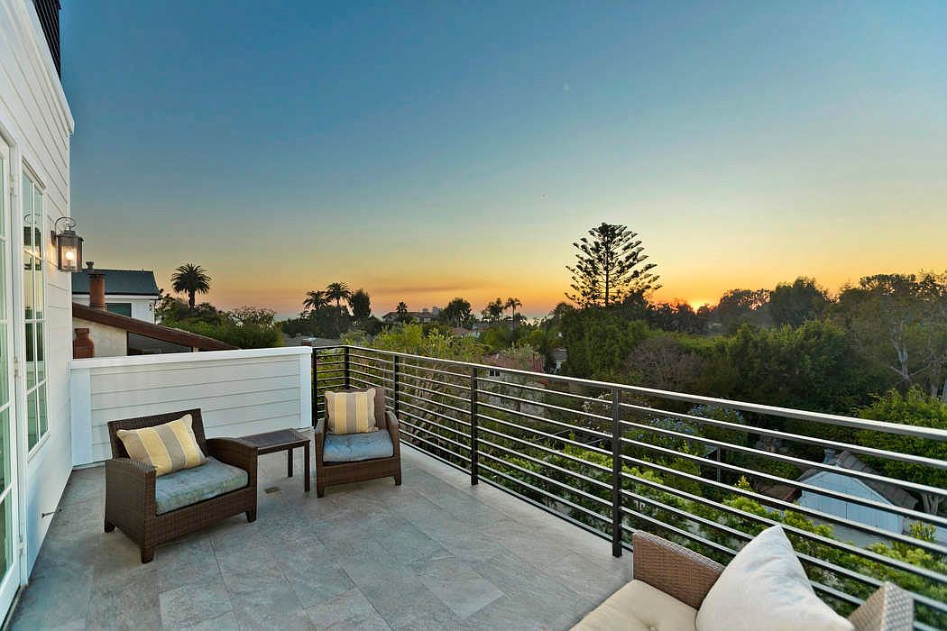 373 N Las Casas Avenue Pacific Palisades, CA 90272 - $4,299,000 home for sale, house images, photos and pics gallery