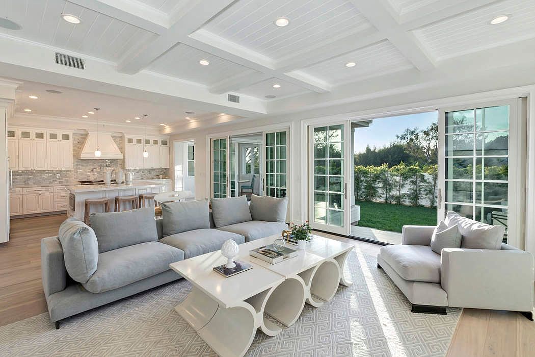 373 N Las Casas Avenue Pacific Palisades, CA 90272 - $4,299,000 home for sale, house images, photos and pics gallery
